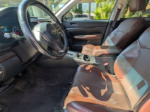 Used 2013 Subaru Outback 3.6R Limited image 11