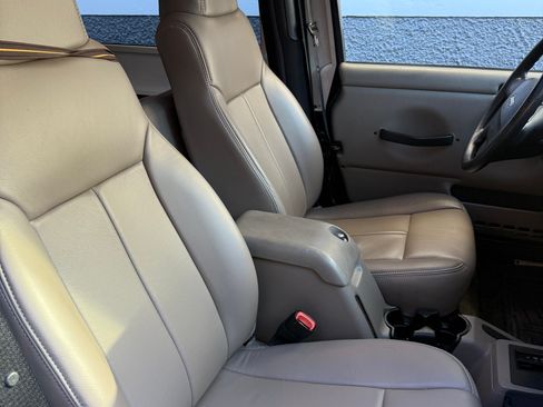 Used 2006 Jeep Wrangler Unlimited image 21