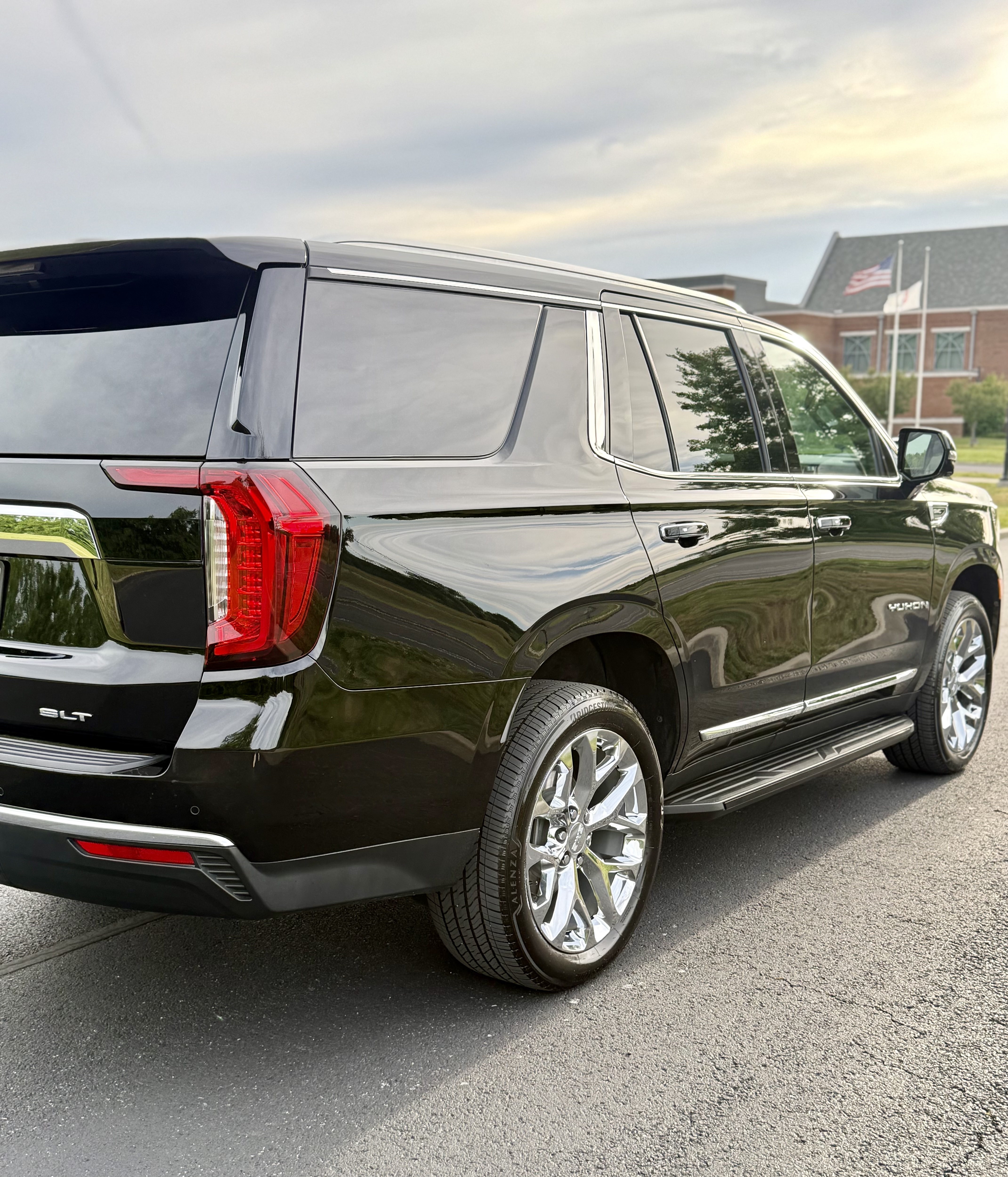 Used 2021 GMC Yukon SLT w/ SLT Premium Package AWD/4WD image 20