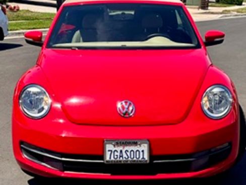 Used 2013 Volkswagen Beetle 2.5 FWD image 2