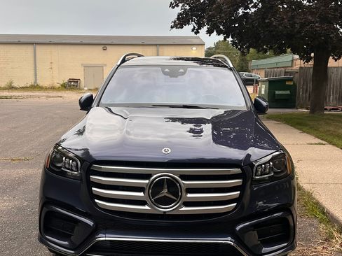 Used 2024 Mercedes-Benz GLS 450 4MATIC image 1