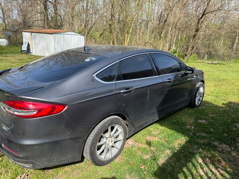 Used 2019 Ford Fusion Titanium image 4