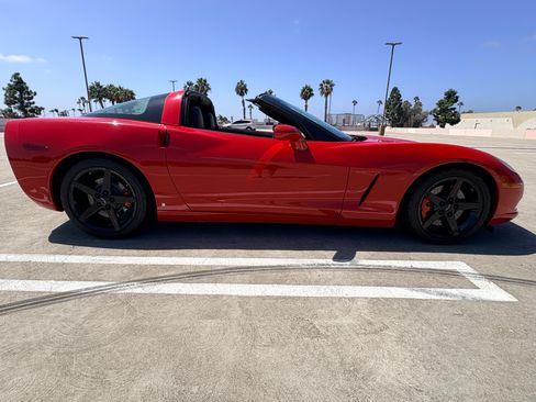Used 2007 Chevrolet Corvette Coupe w/ Preferred Equipment Group RWD image 24