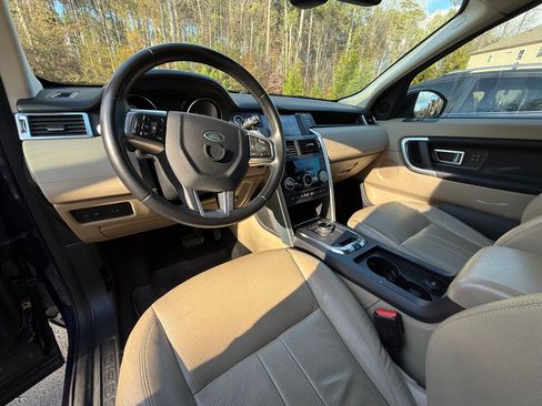 Used 2019 Land Rover Discovery Sport HSE image 20