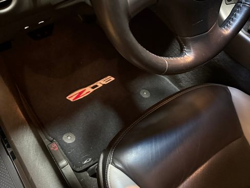 Used 2006 Chevrolet Corvette Z06 w/ Preferred Equipment Group RWD image 11