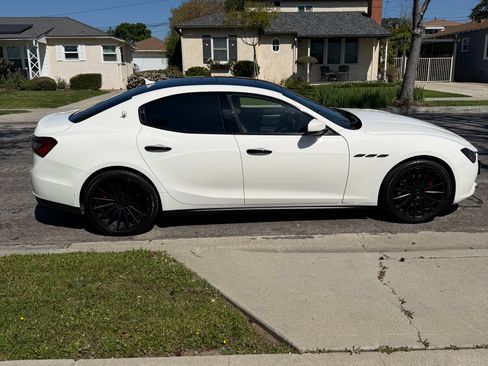 Used 2017 Maserati Ghibli Sedan 4D image 2
