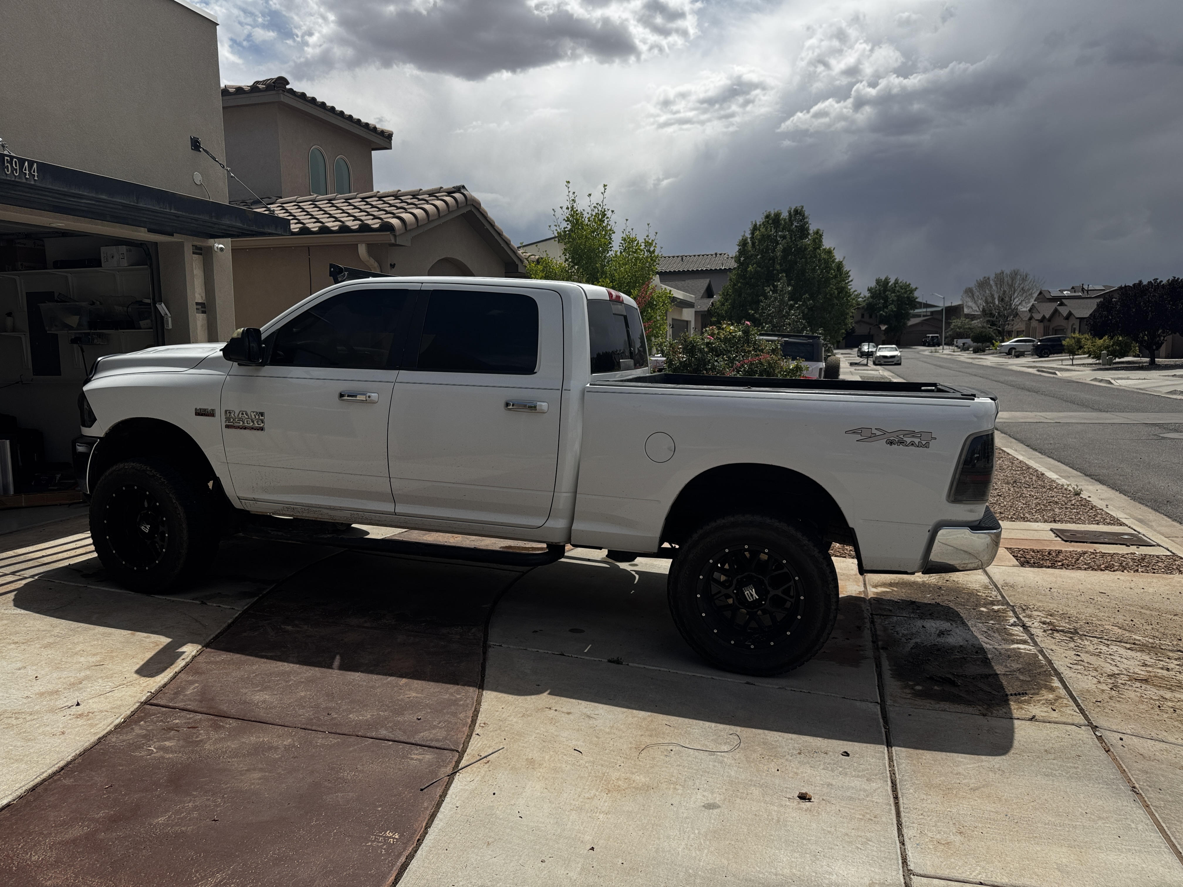 Used 2015 RAM 2500 SLT AWD/4WD image 11