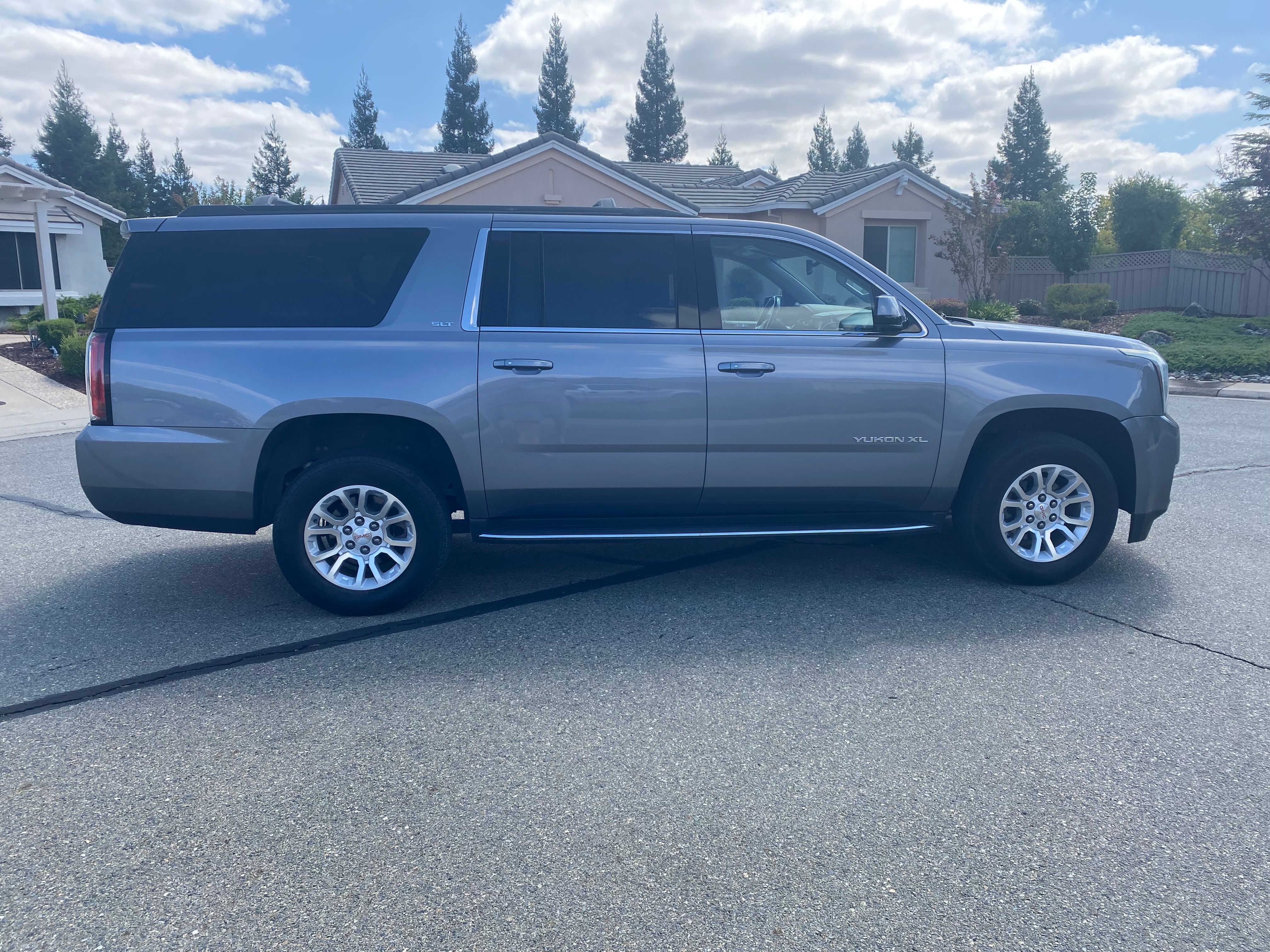 Used 2018 GMC Yukon XL SLT w/ Open Road Package RWD image 4