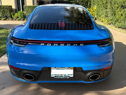 Used 2022 Porsche 911 Carrera image 8