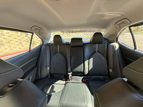 Used 2019 Toyota Camry SE image 15