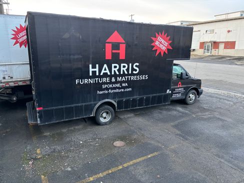 Used 2017 Chevrolet Express 4500 Extended RWD image 1