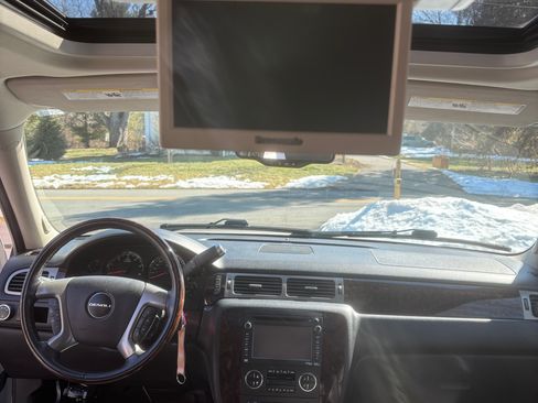 Used 2012 GMC Yukon Denali AWD/4WD image 22