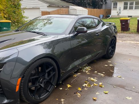 Used 2017 Chevrolet Camaro SS image 11