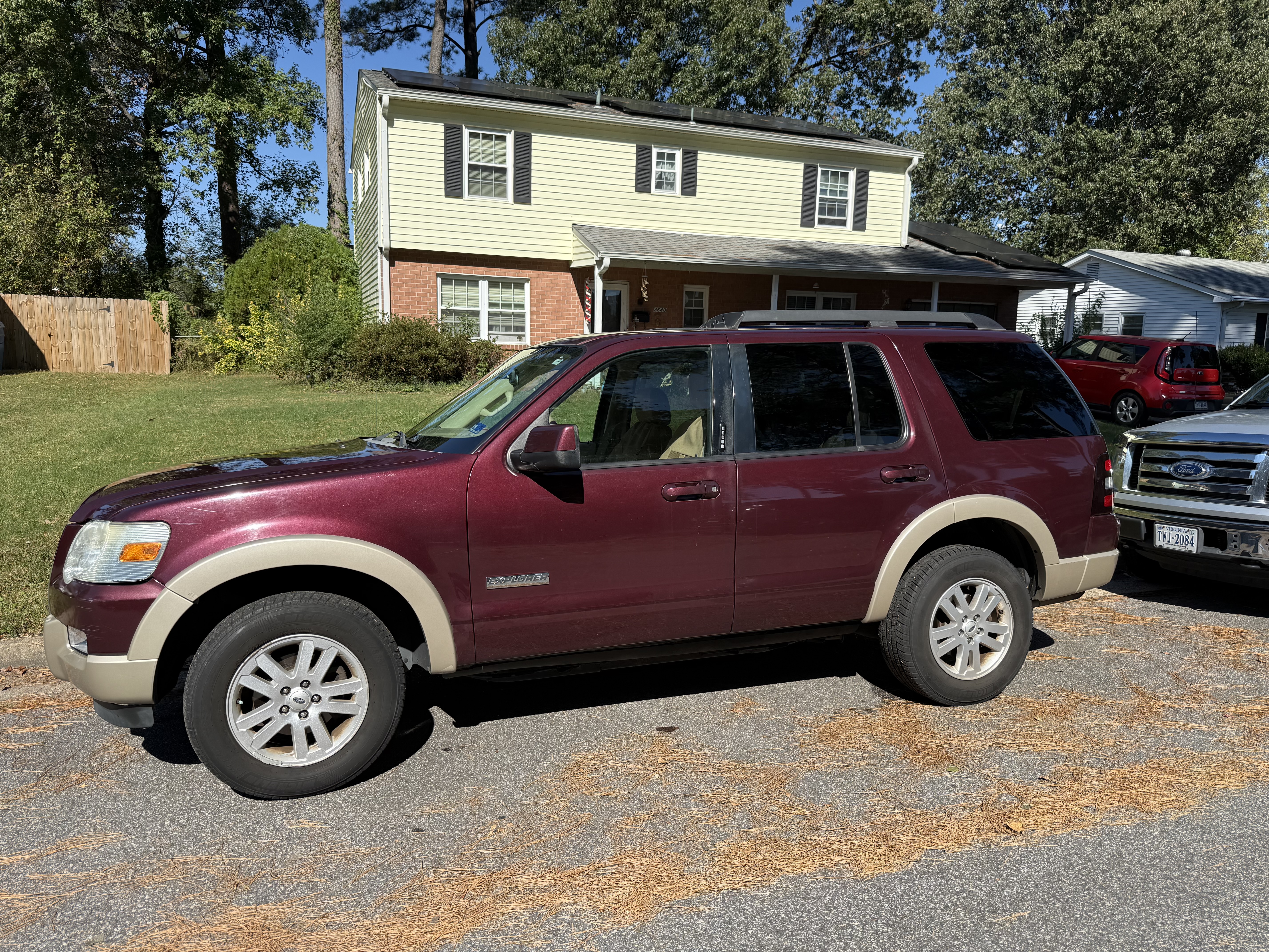 Used 2008 Ford Explorer Eddie Bauer AWD/4WD image 6