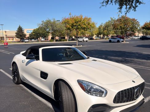 Used 2019 Mercedes-Benz AMG GT Roadster image 18