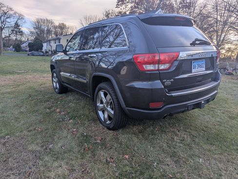 Used 2013 Jeep Grand Cherokee Overland w/ Advance Technology Group image 5