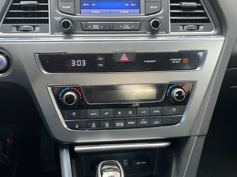 Used 2016 Hyundai Sonata Limited image 26