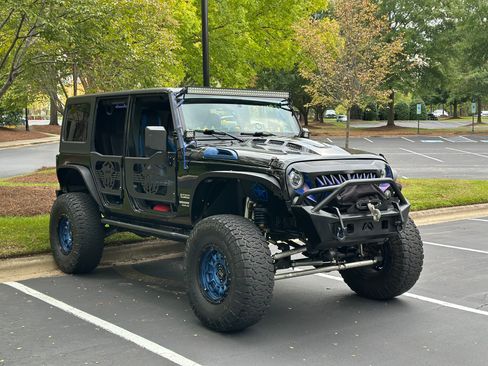 Used 2015 Jeep Wrangler Unlimited Sport w/ Power Convenience Group AWD/4WD image 10