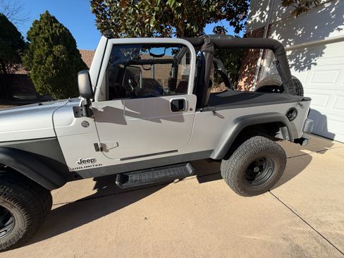 Used 2004 Jeep Wrangler 4WD image 10