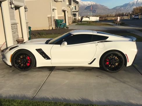 Used 2016 Chevrolet Corvette Z06 w/ 2LZ Preferred Equipment Group RWD image 8