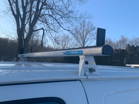 Used 2011 GMC Savana 1500 RWD image 4