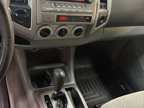 Used 2005 Toyota Tacoma 4x4 Access Cab image 10