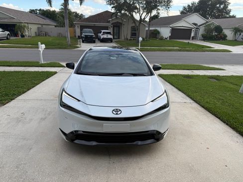 Used 2025 Toyota Prius image 5