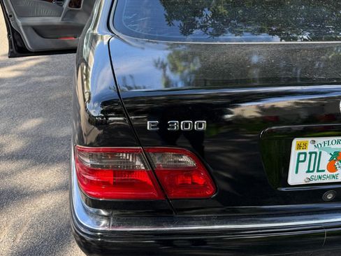 Used 1998 Mercedes-Benz E 300 Sedan image 11