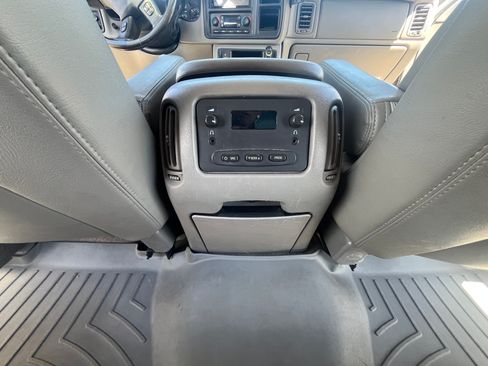 Used 2006 GMC Sierra 3500 SLT w/ Heavy-Duty Power Package AWD/4WD image 18