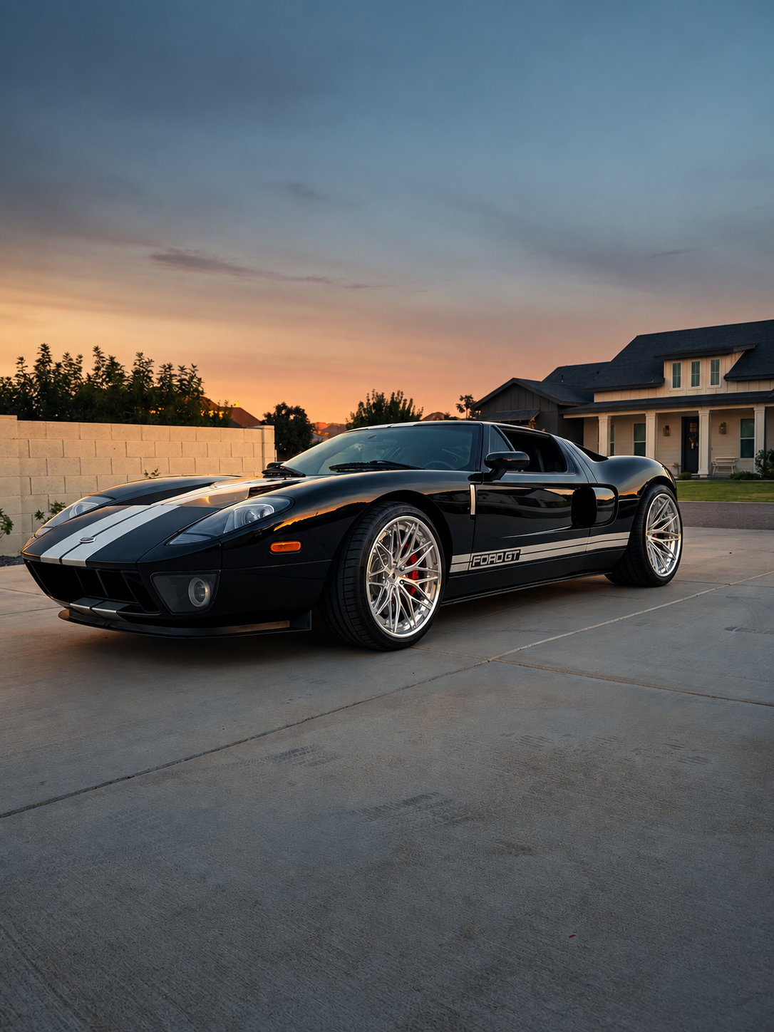 Used 2005 Ford GT RWD image 5