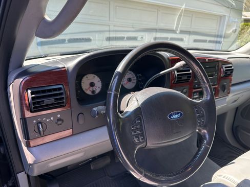 Used 2005 Ford F350 Lariat AWD/4WD image 12