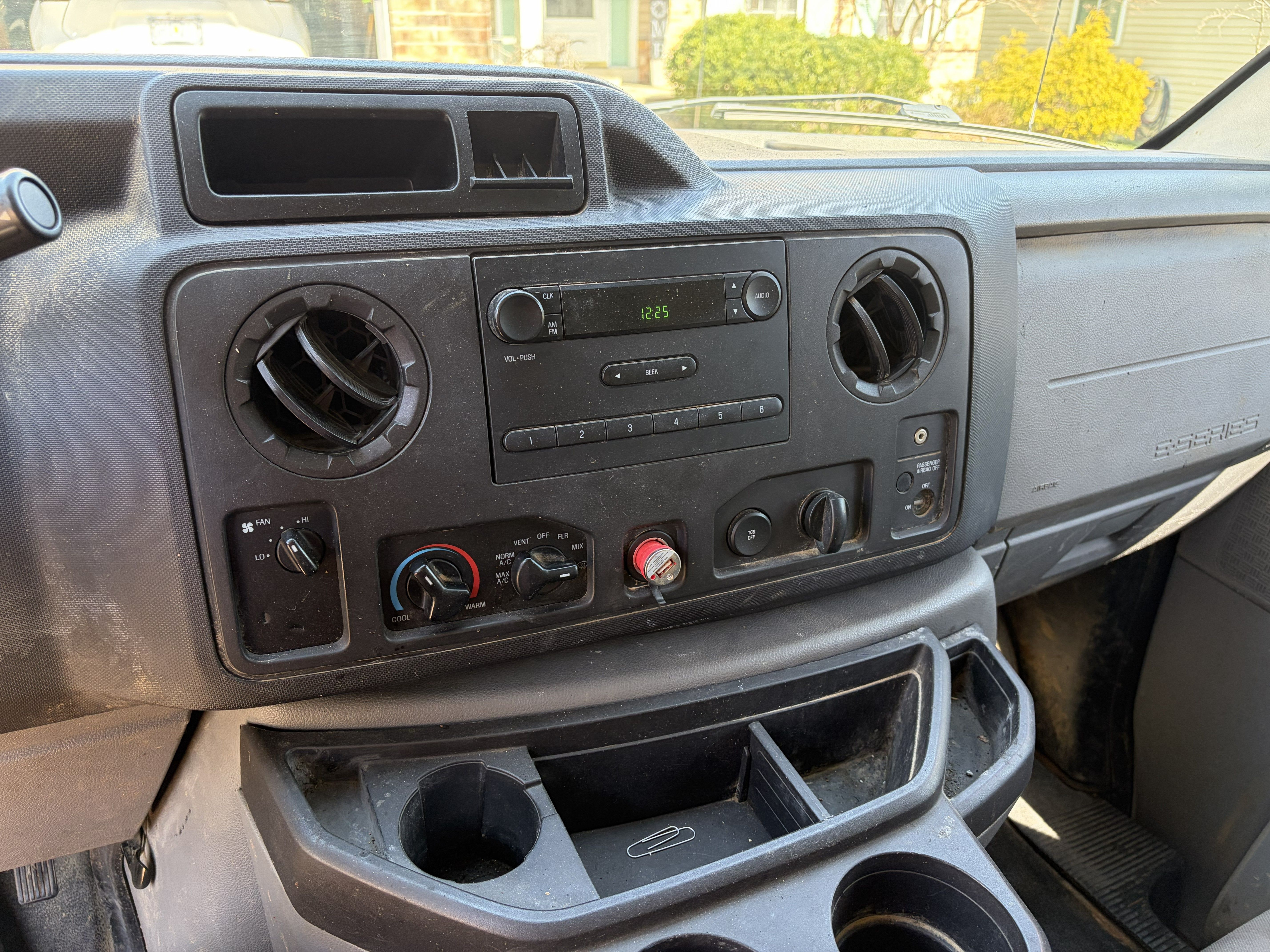 Used 2014 Ford E-250 and Econoline 250 w/ Power Group RWD image 9