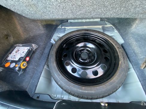 Used 2022 Honda Accord Sport image 9