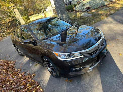 Used 2016 Honda Accord Sport image 2