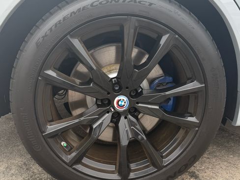 Used 2023 BMW X7 M60i w/ Executive Package image 10