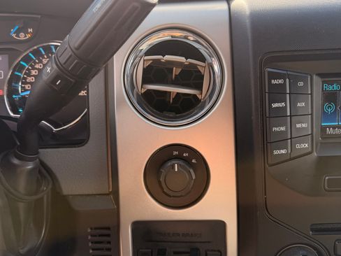 Used 2013 Ford F150 XLT w/ Luxury Equipment Group image 14