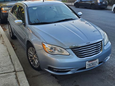 Used 2013 Chrysler 200 Limited w/ Sun/Sound Group image 2