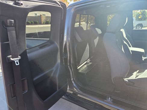 Used 2020 Toyota Tacoma SR image 14