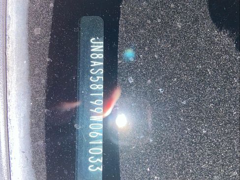 Used 2009 Nissan Rogue SL w/ Premium Pkg image 11