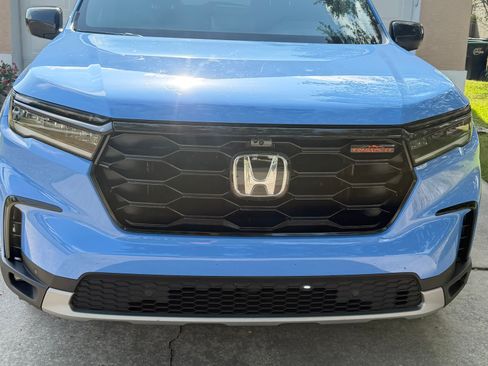Used 2024 Honda Pilot TrailSport image 9
