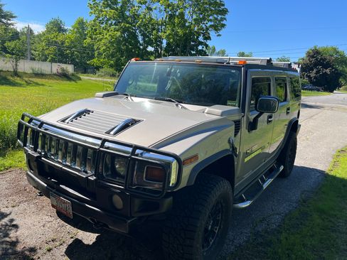 Used 2005 HUMMER H2 w/ Preferred Equipment Group AWD/4WD image 1