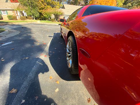 Used 2004 Chevrolet Corvette Coupe w/ Roof Package image 5