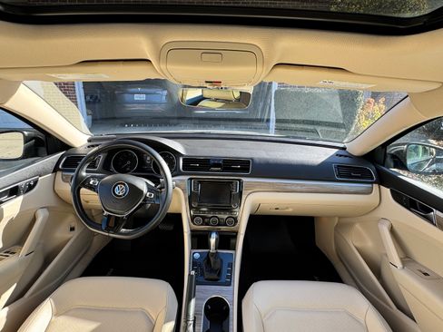 Used 2018 Volkswagen Passat 2.0T SE image 16