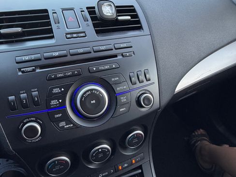 Used 2013 MAZDA MAZDA3 i Touring FWD image 16