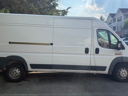 Used 2017 RAM ProMaster 2500 FWD image 1