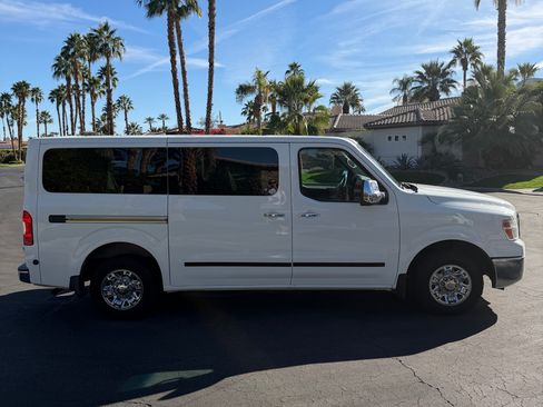 Used 2018 Nissan NV 3500 SV w/ Navigation Package image 5