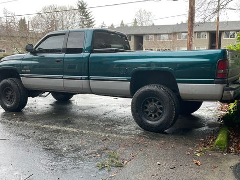 Used 1999 Dodge Ram 2500 Truck 4x4 Quad Cab image 2