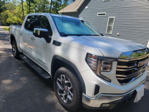 Used 2025 GMC Sierra 1500 SLT AWD/4WD image 5