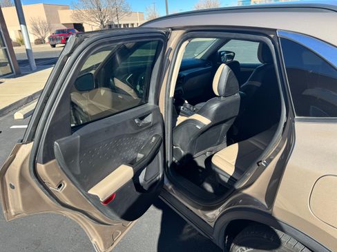 Used 2020 Ford Escape SEL image 8