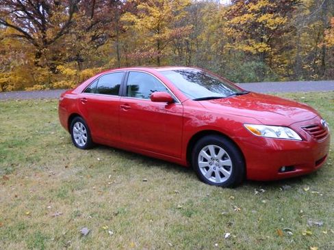 Used 2008 Toyota Camry XLE image 2